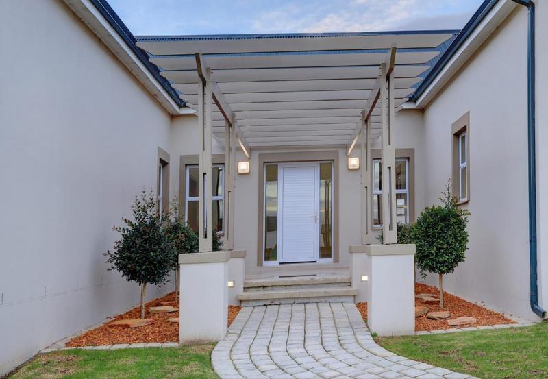 To Let 4 Bedroom Property for Rent in Kingswood Golf Estate Western Cape